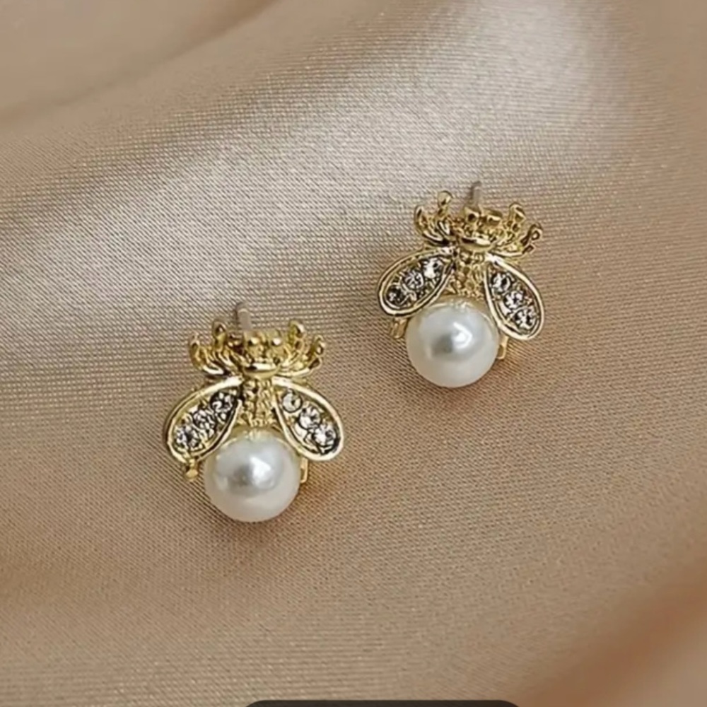 🌟 🐝 Bee Earrings, Buy 2 Pairs, Get One Free, NWT Golden Bee Stud Earrings